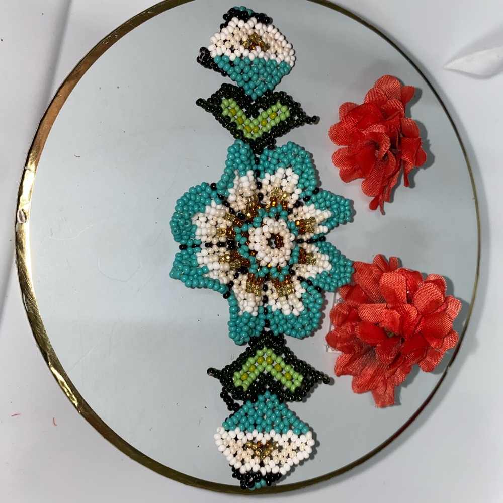 Beaded Floral bracelet